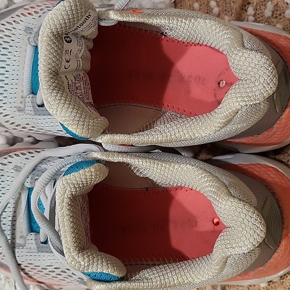 Under Armour kids sneakers - Picture 10 of 11